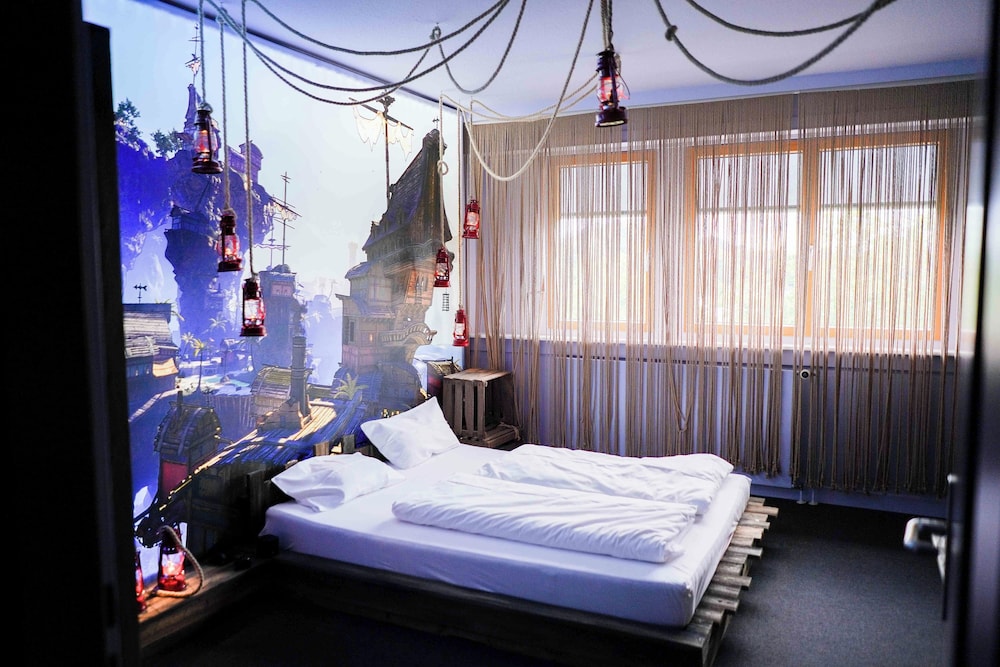 Apartment, 4 Bedrooms, Balcony