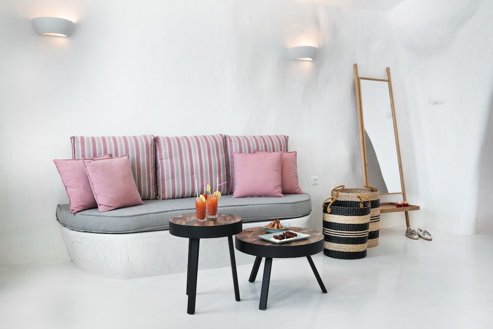 Senior Suite with outdoor hot tub (2 pax)