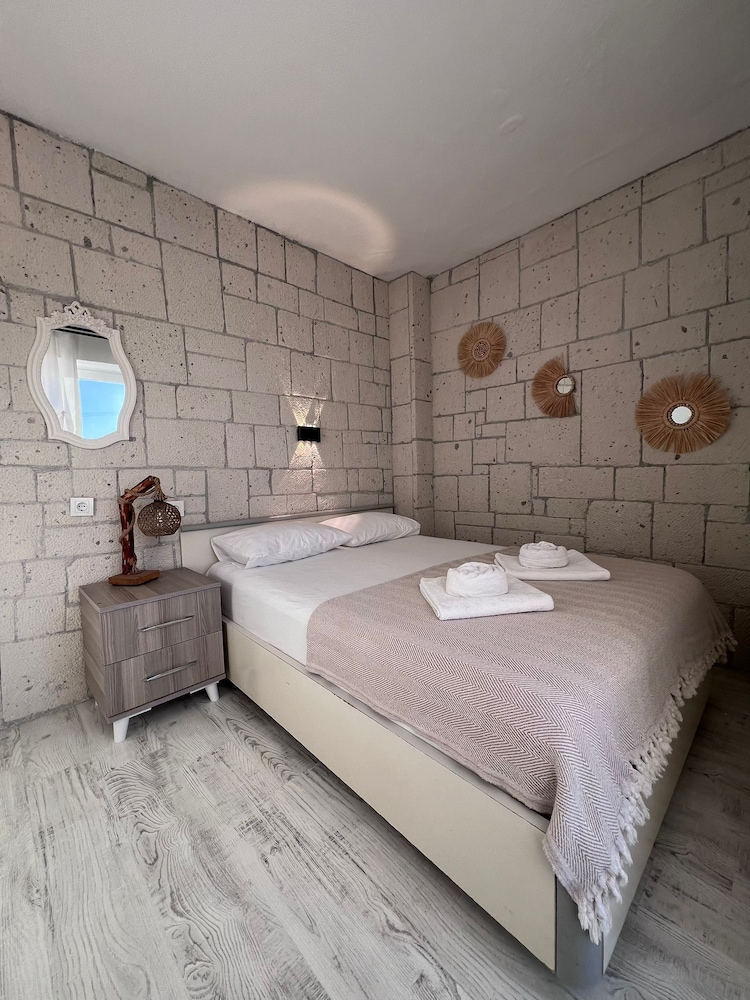 Standard Double Room, Garden View