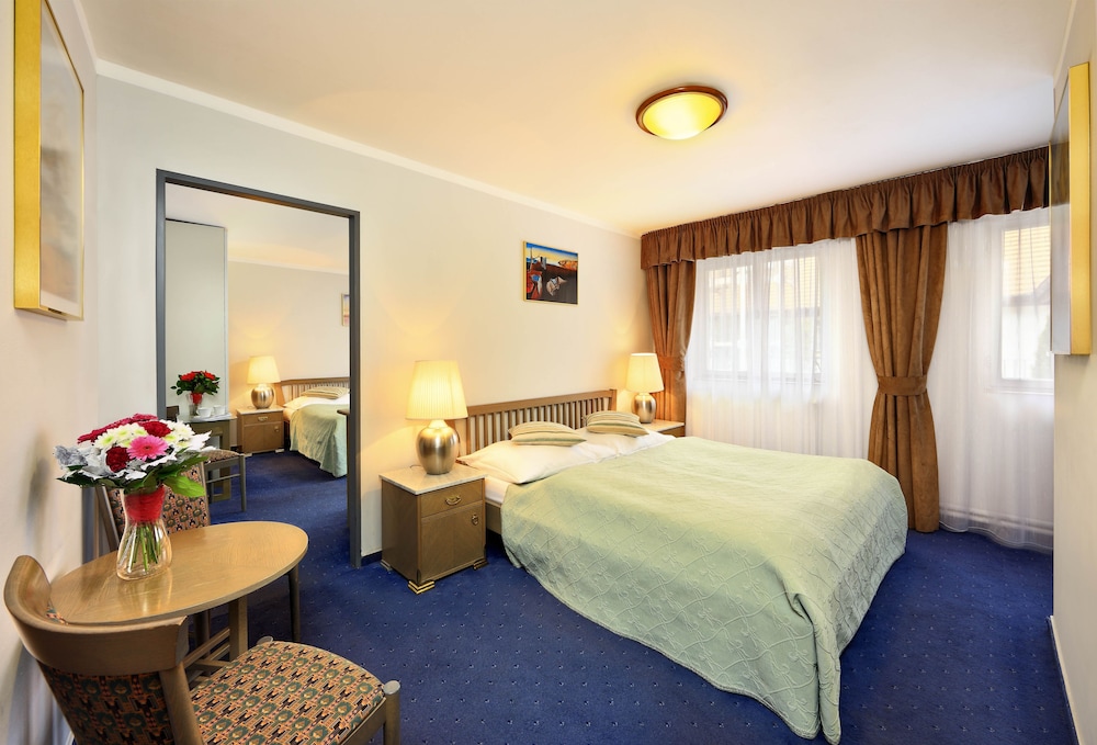 Suite, 2 Bedrooms thumbnail 6