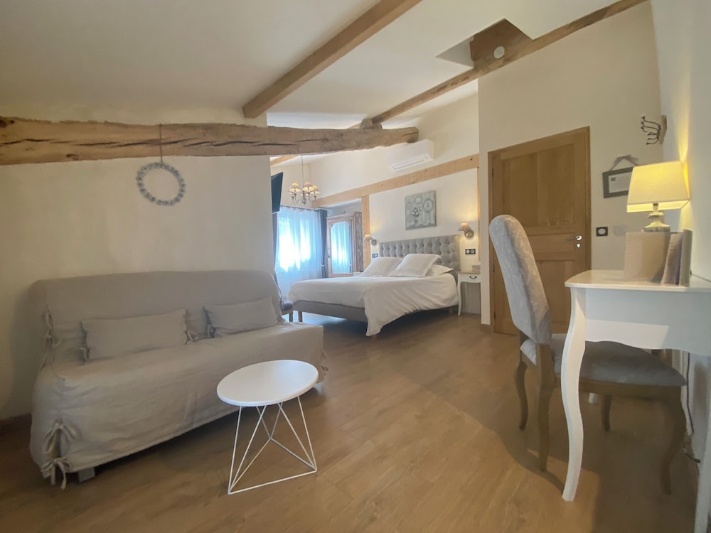 Superior Double Room, 1 Queen Bed photo 3