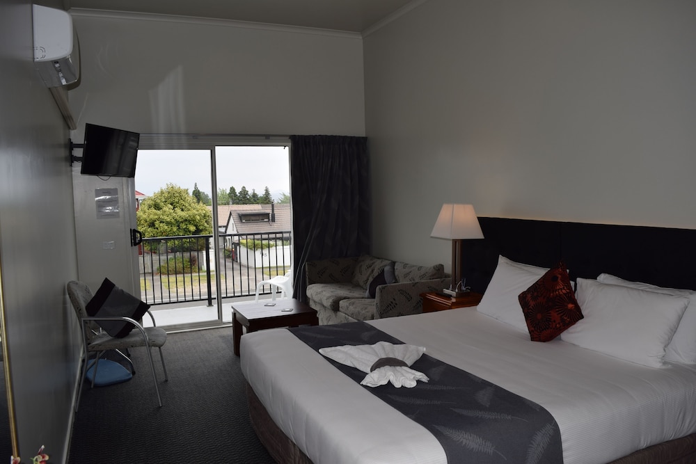 Lake Facing Room photo 2