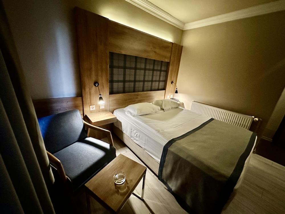 Standard Double or Twin Room photo 2