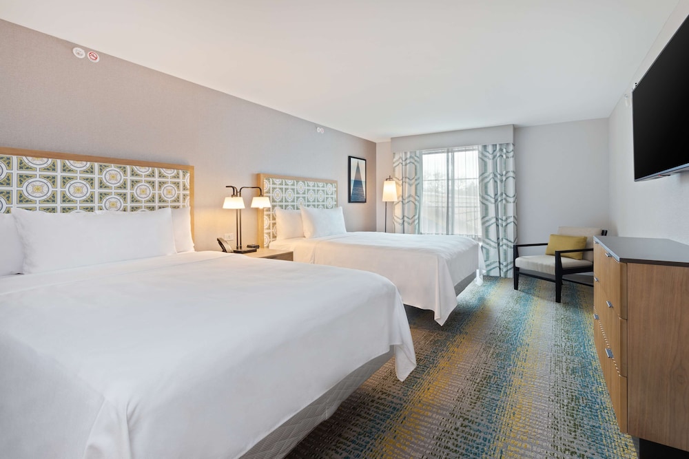 Suite, 2 Queen Beds, Accessible (Hearing) - Photo 2