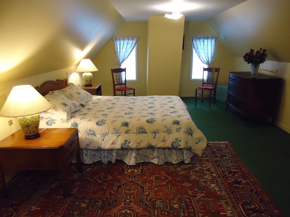 Queen Room, River View photo 2
