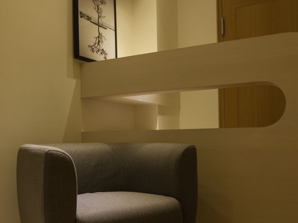 Deluxe Double Room (R302) photo 2