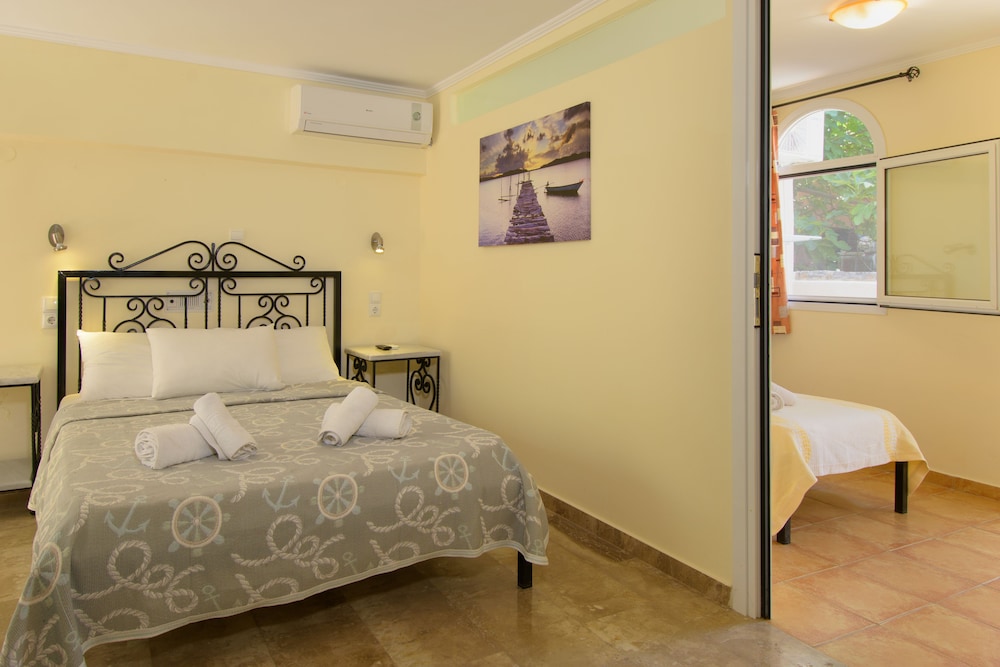 Standard Quadruple Room photo 2