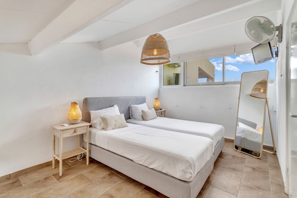 Premium Apartment, 2 Bedrooms, Sea View photo 3