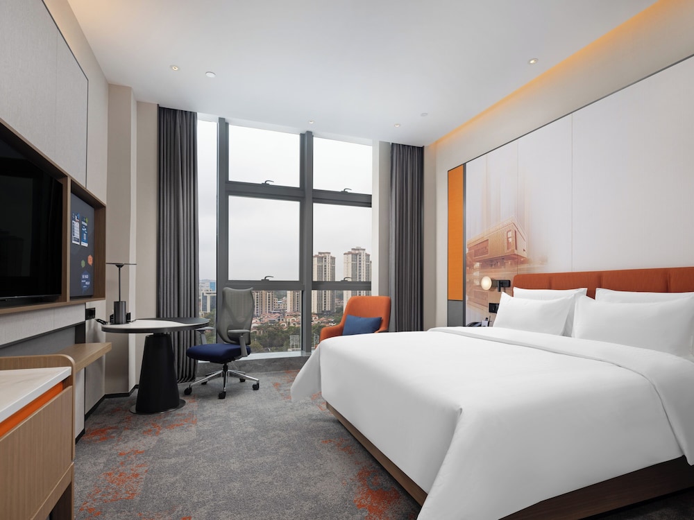Comfort Room, 1 Bedroom, Non Smoking, City View