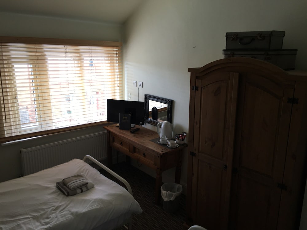 Twin Room, Ensuite photo 2