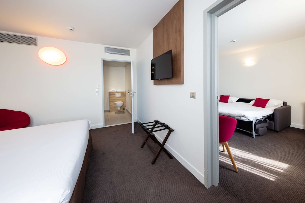 Standard Room, 2 Double Beds photo 3