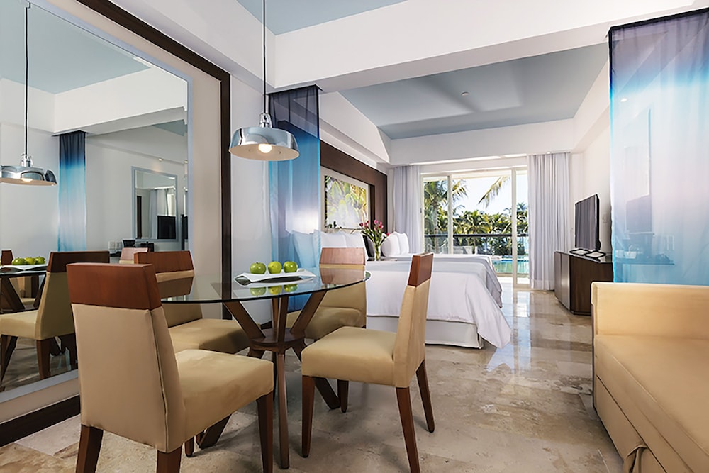 Junior Suite Pool view Doble