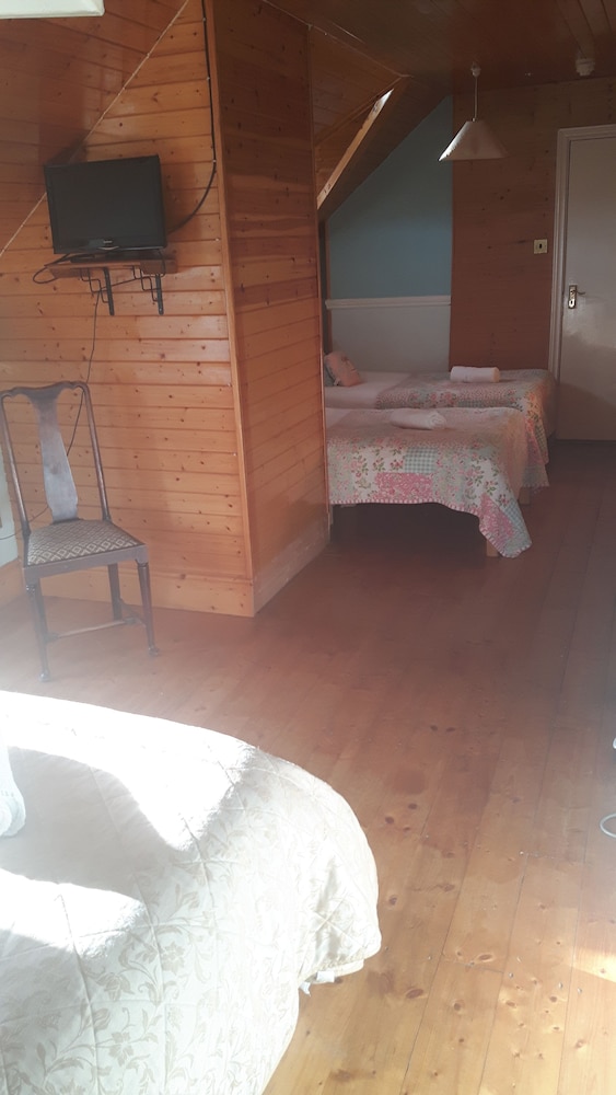 Family Quadruple Room, Multiple Beds, Garden View photo 3