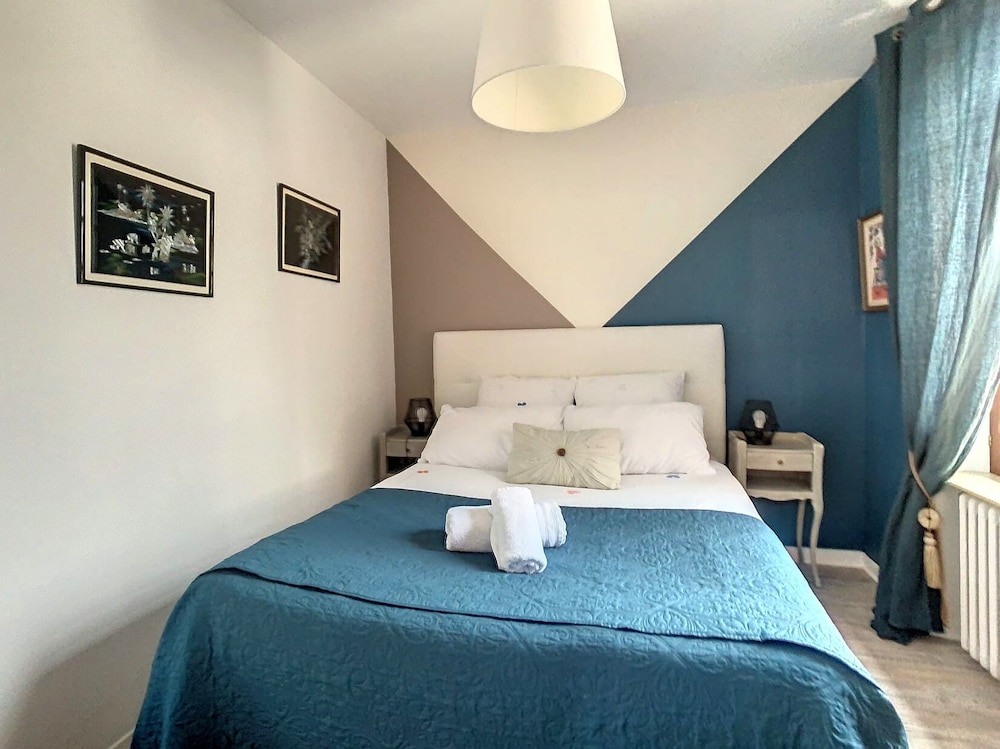 Economy Room, Garden View