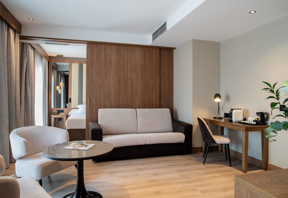 Junior Suite - Photo 1