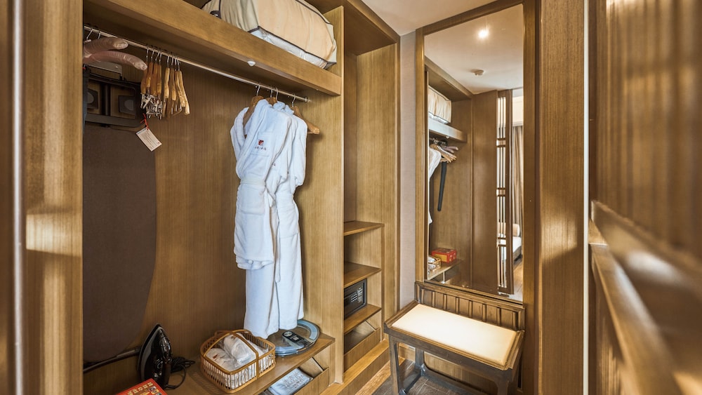 Deluxe Twin Room photo 3