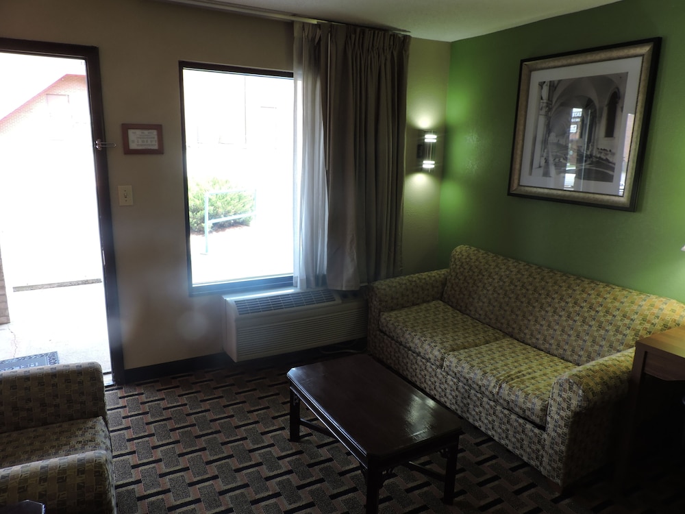 Suite, 1 King Bed with Sofa bed, Non Smoking, Refrigerator & Microwave - Photo 7