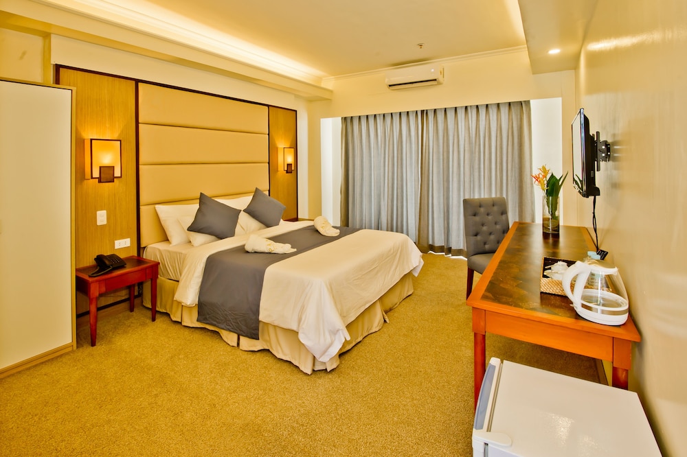 Deluxe Double Room, 1 Queen Bed, Balcony photo 3