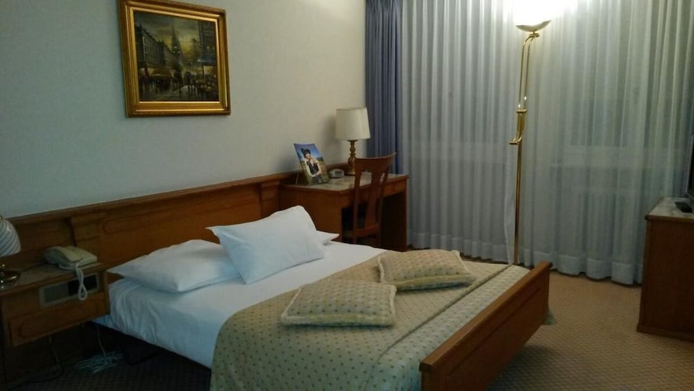 Economy Double Room photo 1