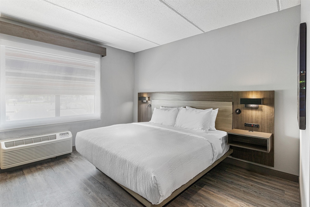 Suite, 1 King Bed, Accessible, Bathtub (with Sofabed) - Photo 3