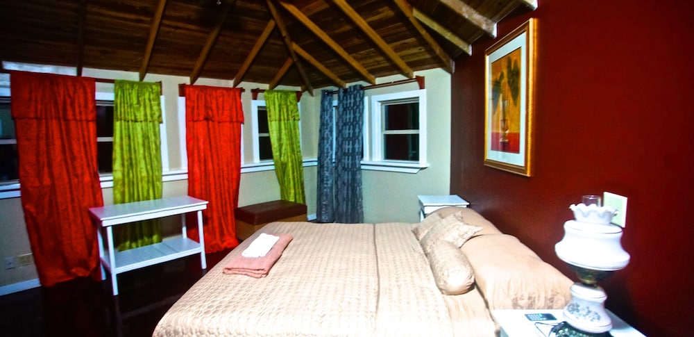 Ocean View King photo 2