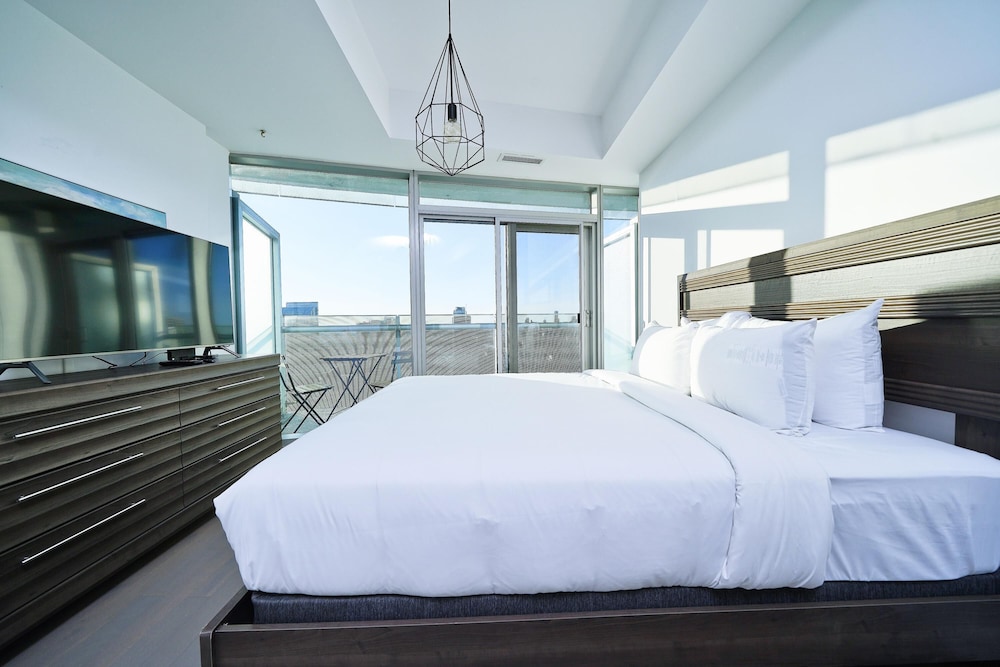 Basic Studio Suite, 1 Queen Bed thumbnail 6