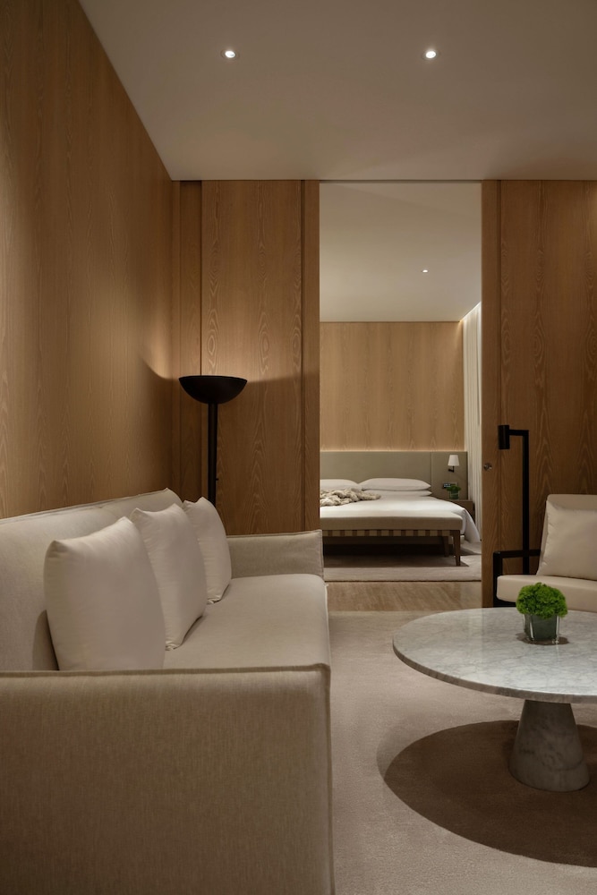 Superior Suite, 1 Bedroom, Balcony - Photo 10