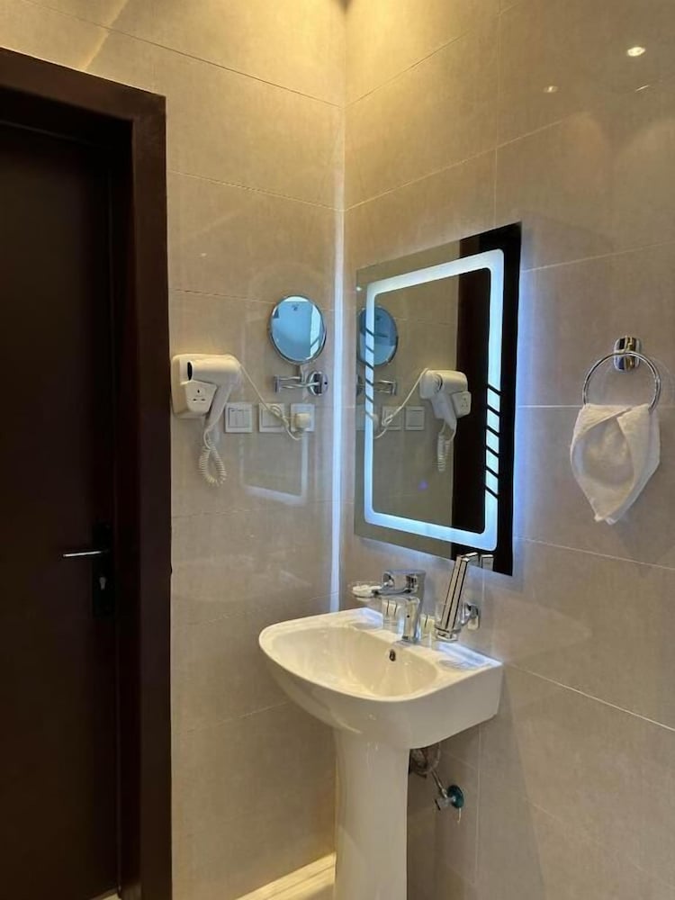 Deluxe Suite photo 2