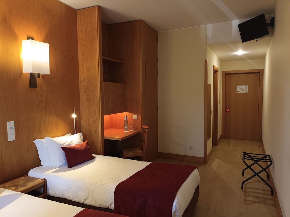 Superior Twin Room, River View photo 1