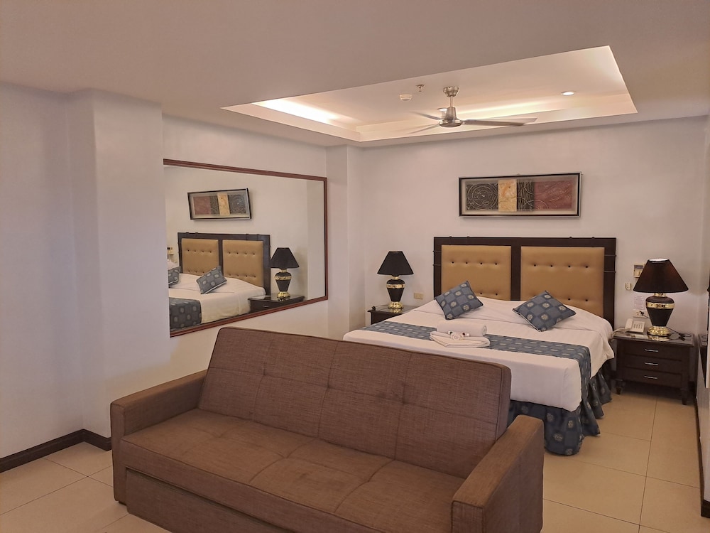 Lagoon Family Poolside Room photo 3