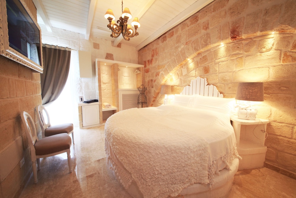 Romantic Double Room, 1 King Bed, Sea View photo 1