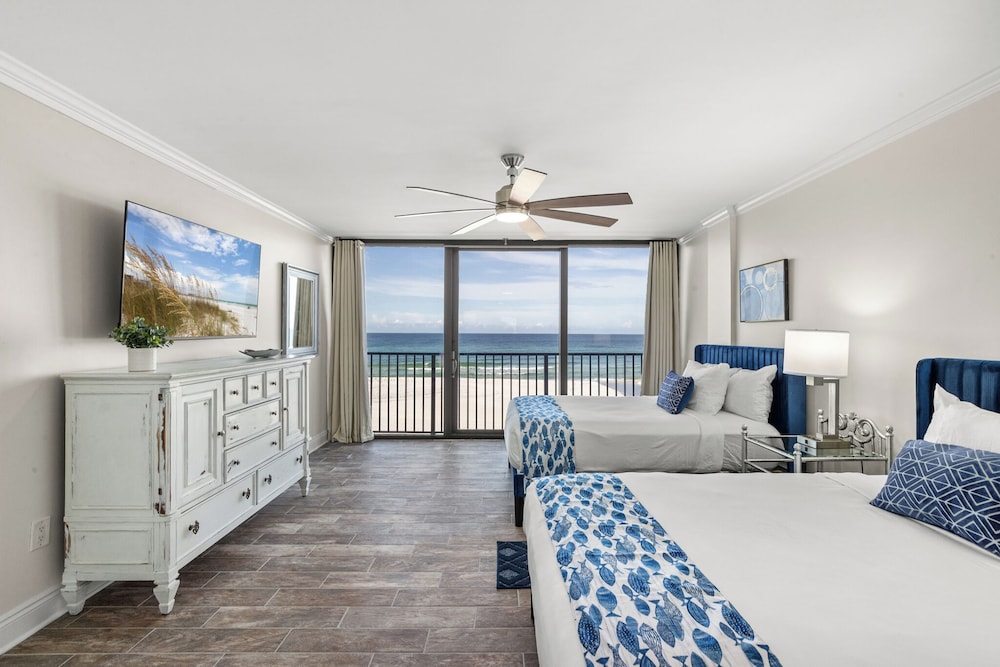 "Deja Blue" - 2 Bedroom 2 Bath Beachfront Condo photo 2