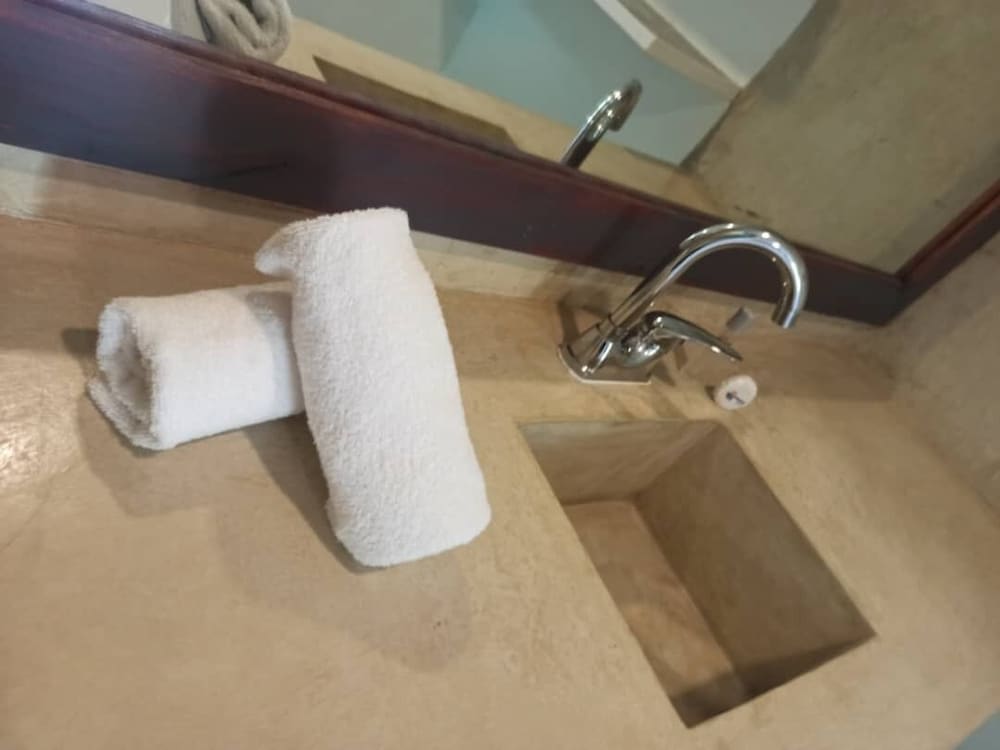 Standard Quadruple Room, Pool View photo 2