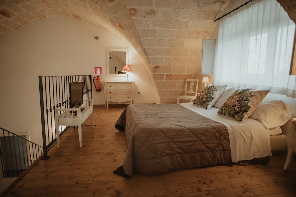 Junior Suite (2 people) - Photo 1