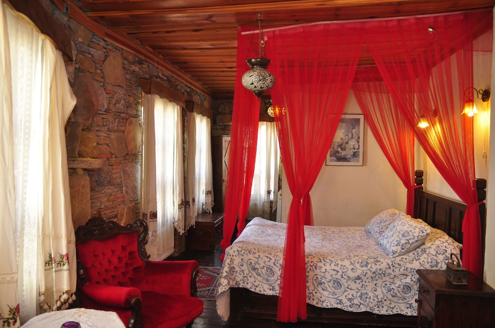 Triple Room - Photo 6