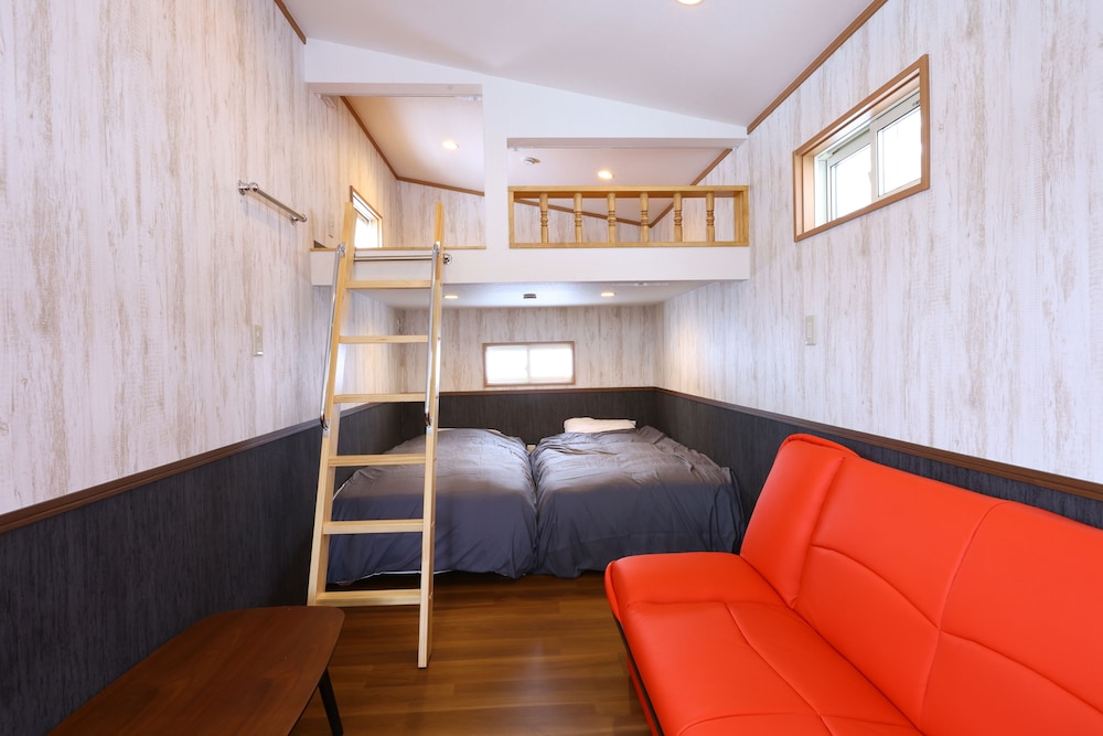 Basic Cabin photo 2