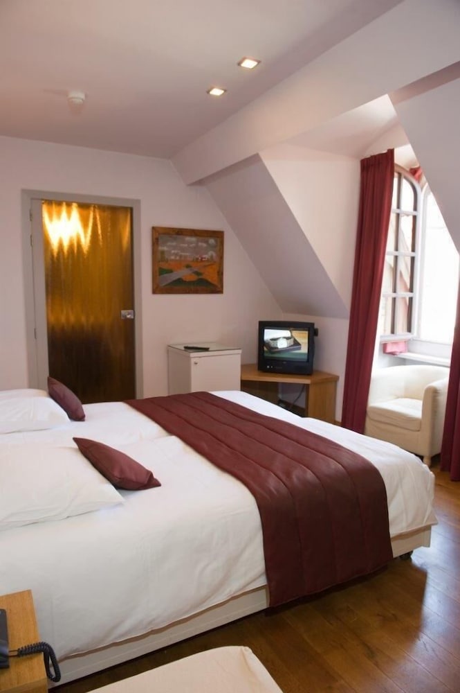 Basic Double or Twin Room, Canal View - Photo 8