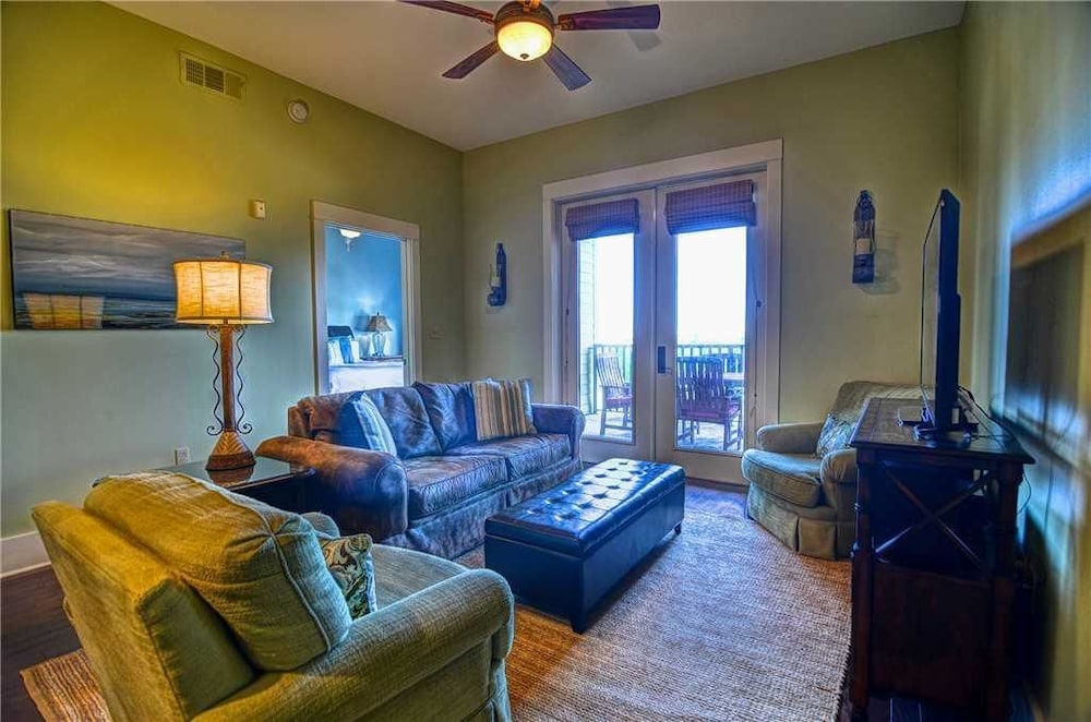 Condo, 2 Bedrooms