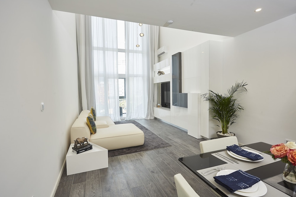 Duplex Suite With City View - Photo 1