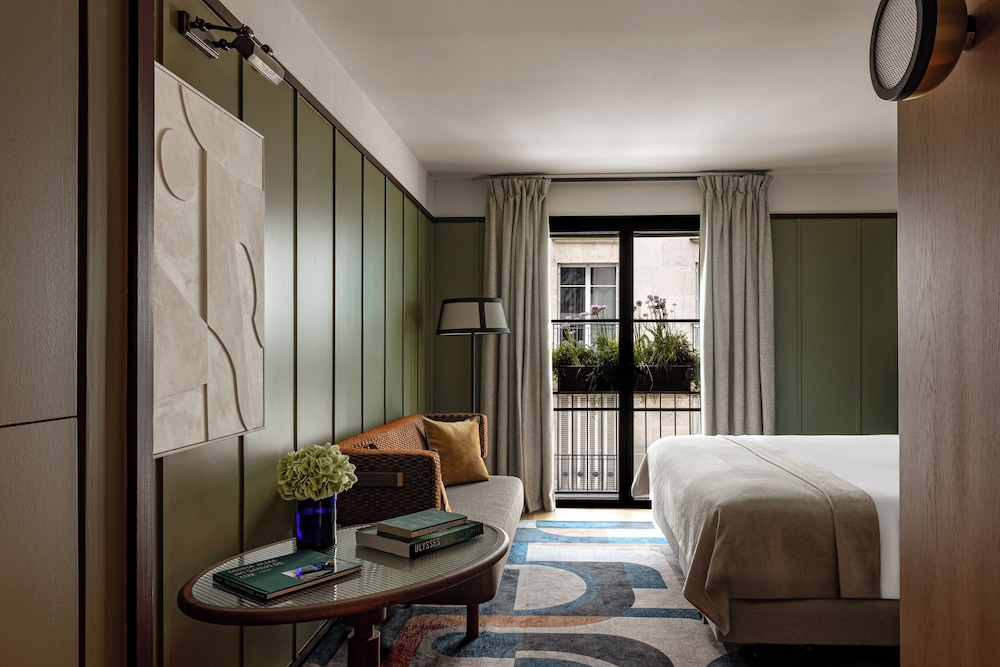 Connecting Superior Room with Junior Suite