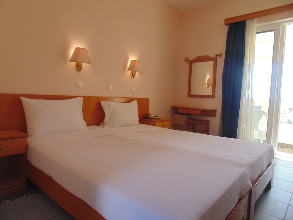 Economy Double or Twin Room, Balcony, Garden View