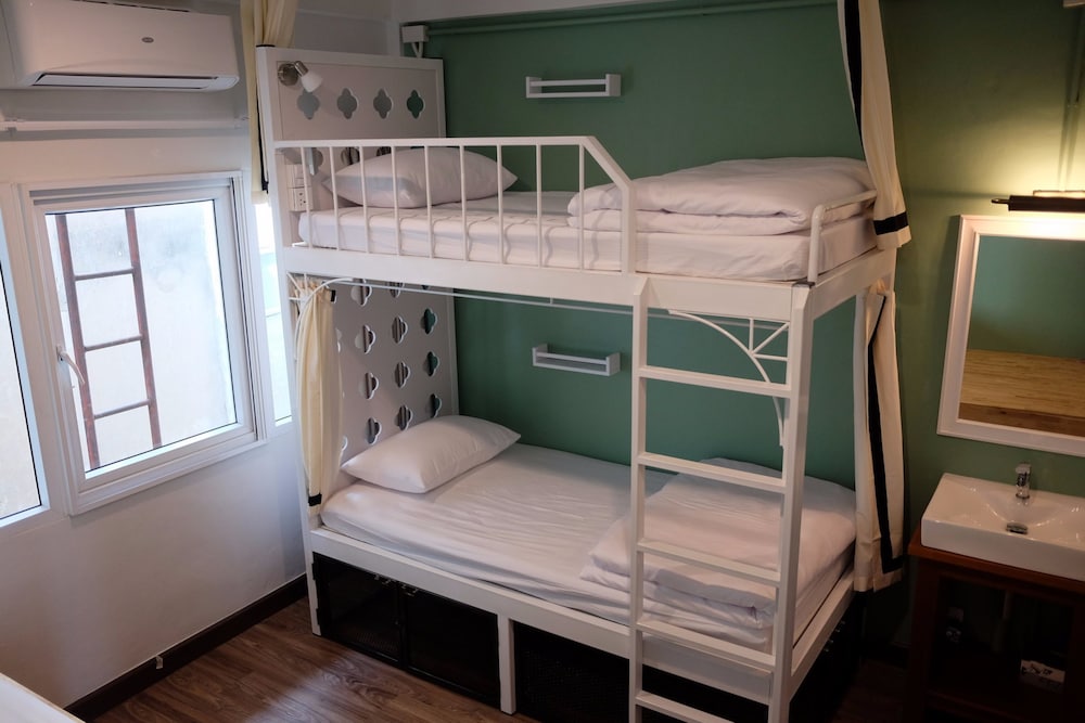 Double or Twin Room with Private Bathroom photo 3