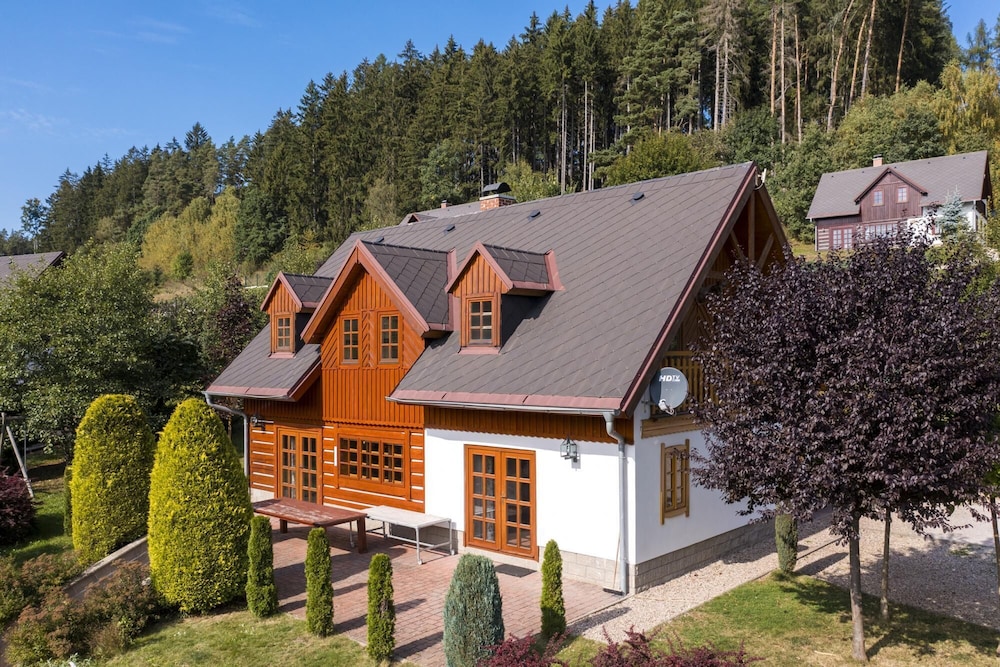Villa photo 2