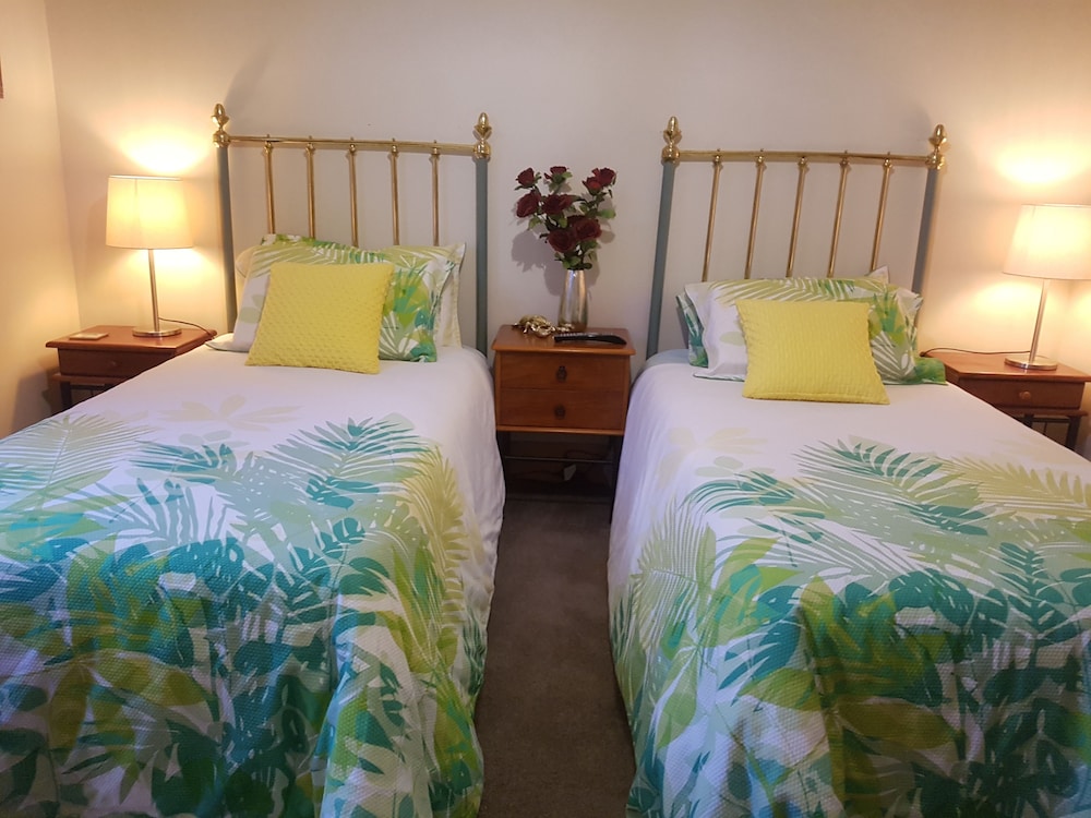 Classic Twin Room, 2 Twin Beds photo 1