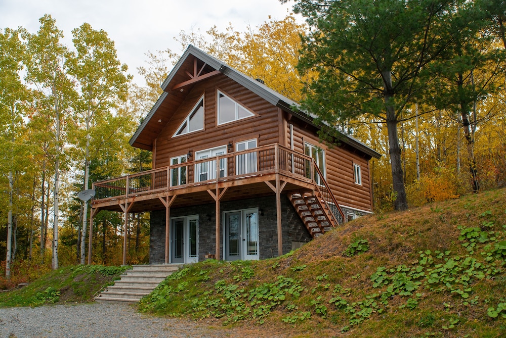 Premium Chalet, 3 Bedrooms, Lake View, Mountainside photo 1