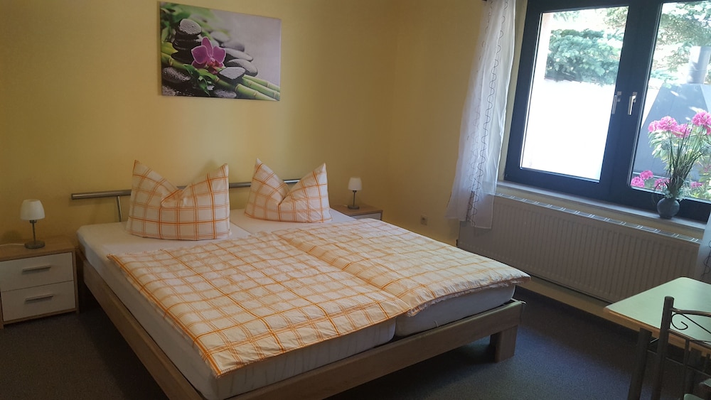 Basic Triple Room, 2 Bedrooms photo 3