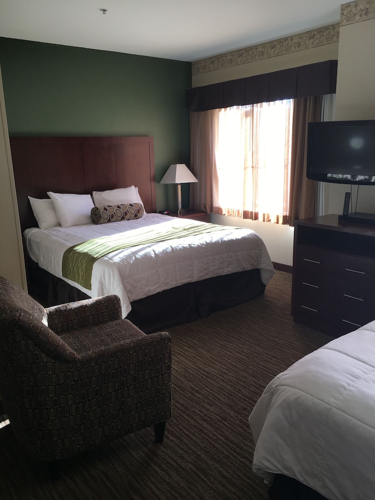 Suite, Multiple Beds, Non Smoking - Photo 3