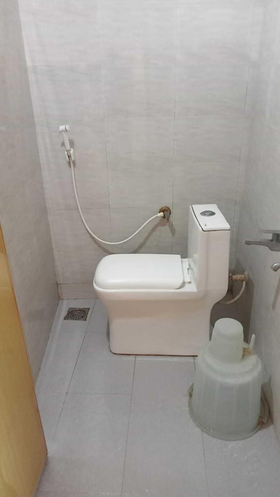 Economy Triple Room - Photo 5