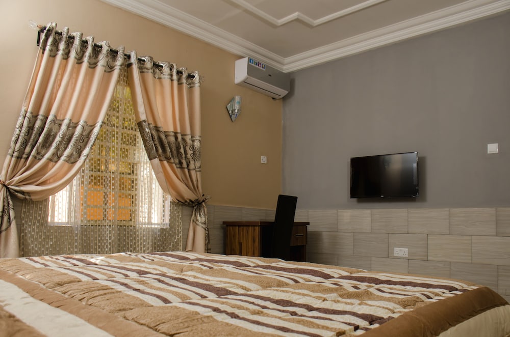 Superior Room, 1 King Bed, Non Smoking photo 1