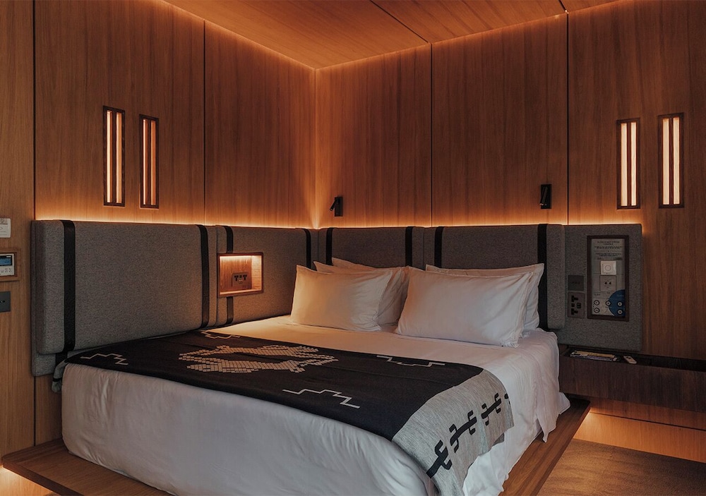 Deluxe Double Room (S)
